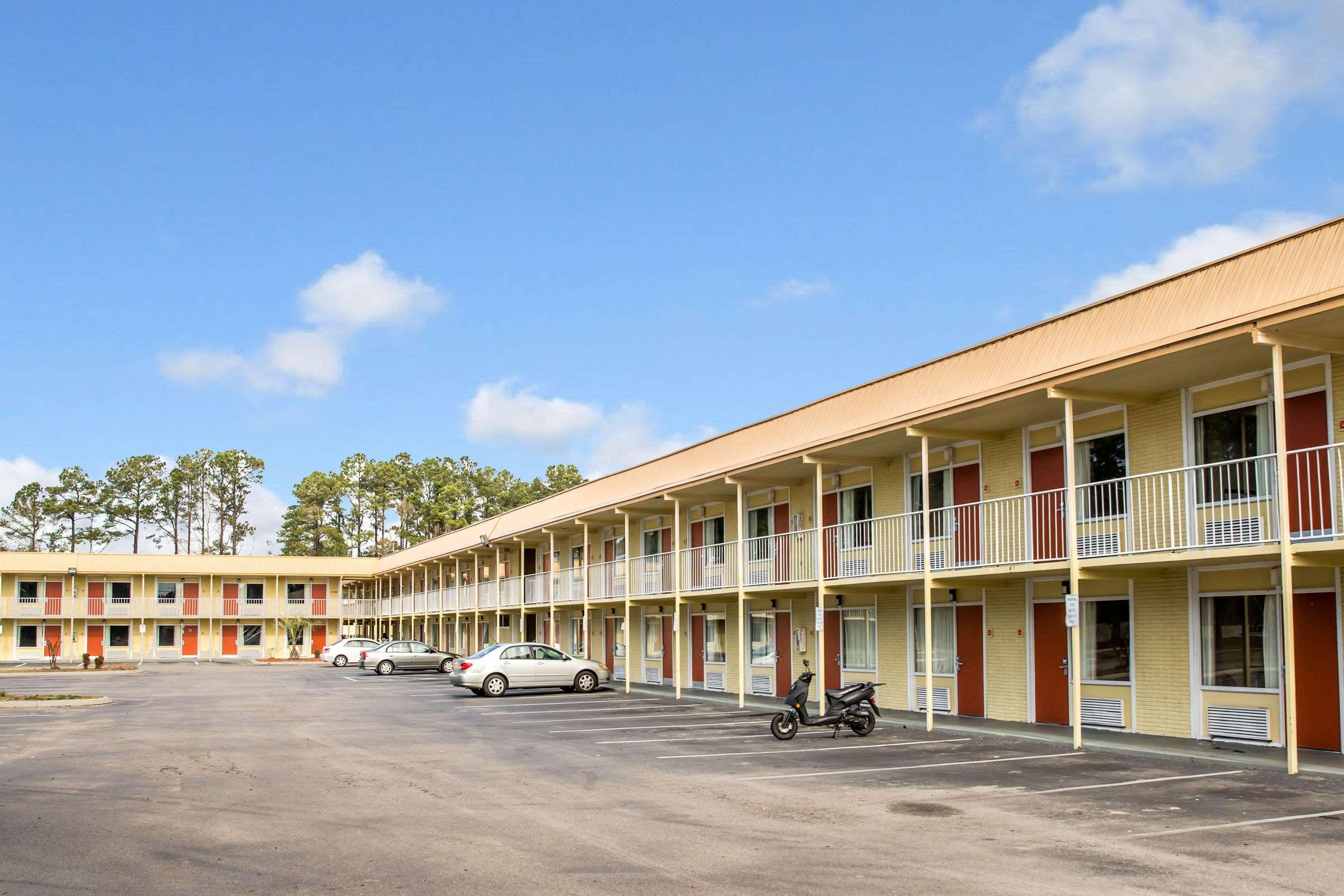 Rodeway Inn & Suites Wilmington North Buitenkant foto