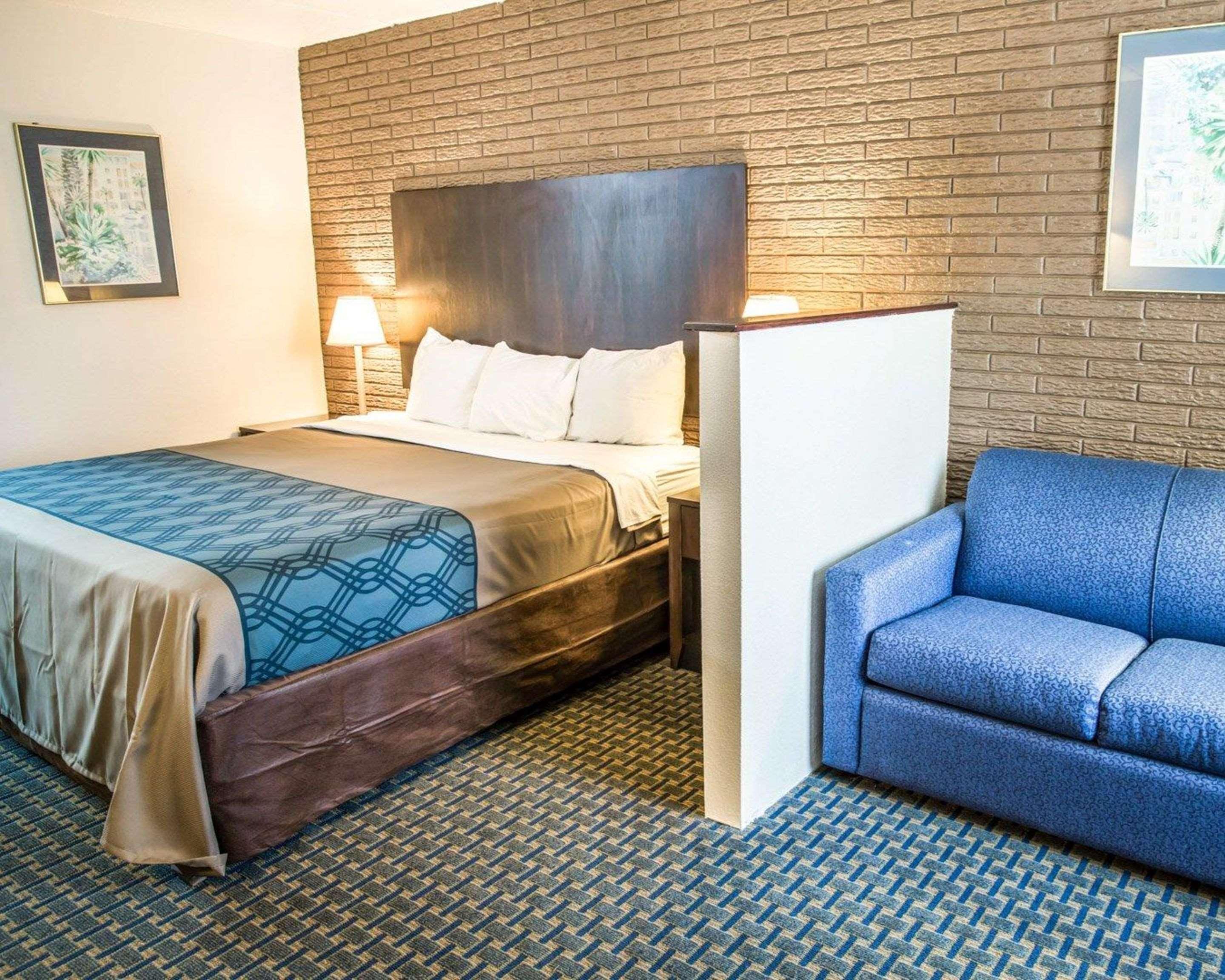 Rodeway Inn & Suites Wilmington North Buitenkant foto