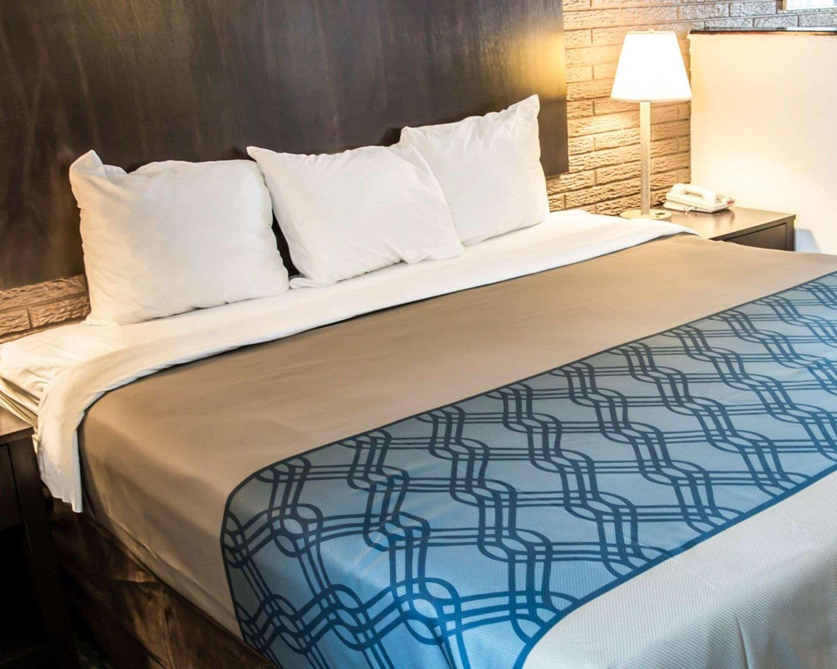 Rodeway Inn & Suites Wilmington North Buitenkant foto
