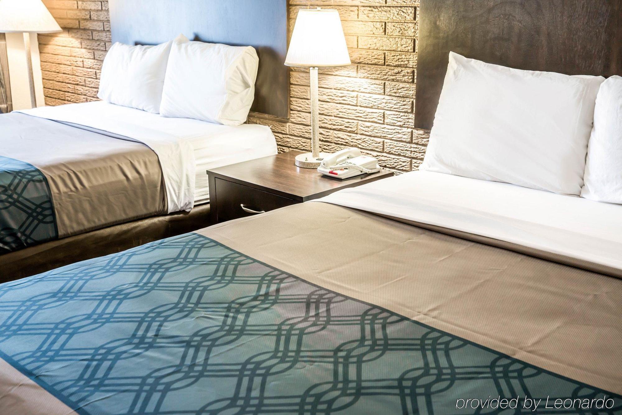 Rodeway Inn & Suites Wilmington North Buitenkant foto