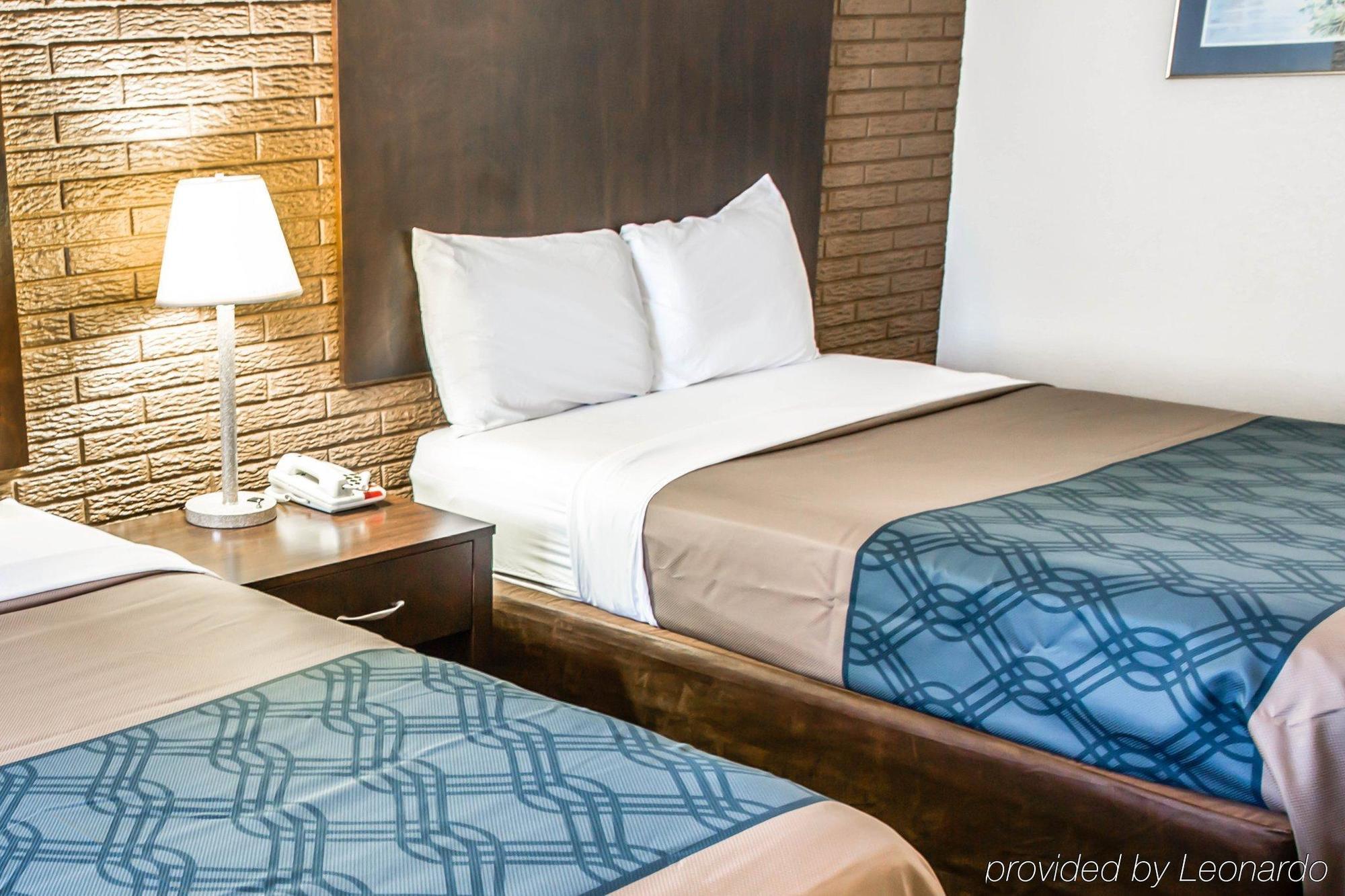 Rodeway Inn & Suites Wilmington North Buitenkant foto