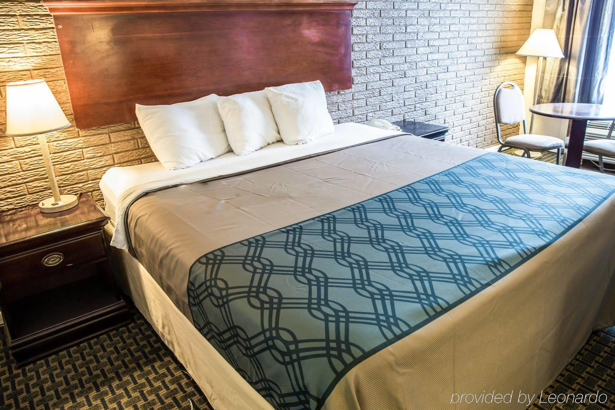Rodeway Inn & Suites Wilmington North Buitenkant foto