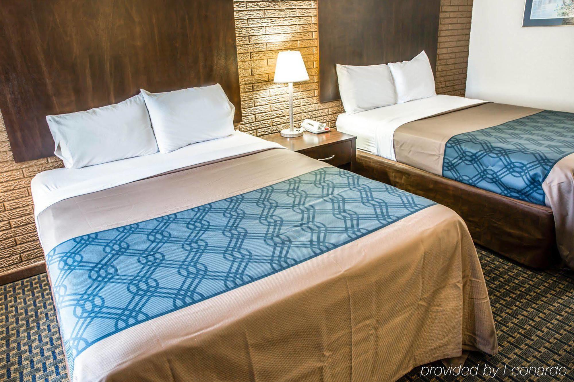 Rodeway Inn & Suites Wilmington North Buitenkant foto
