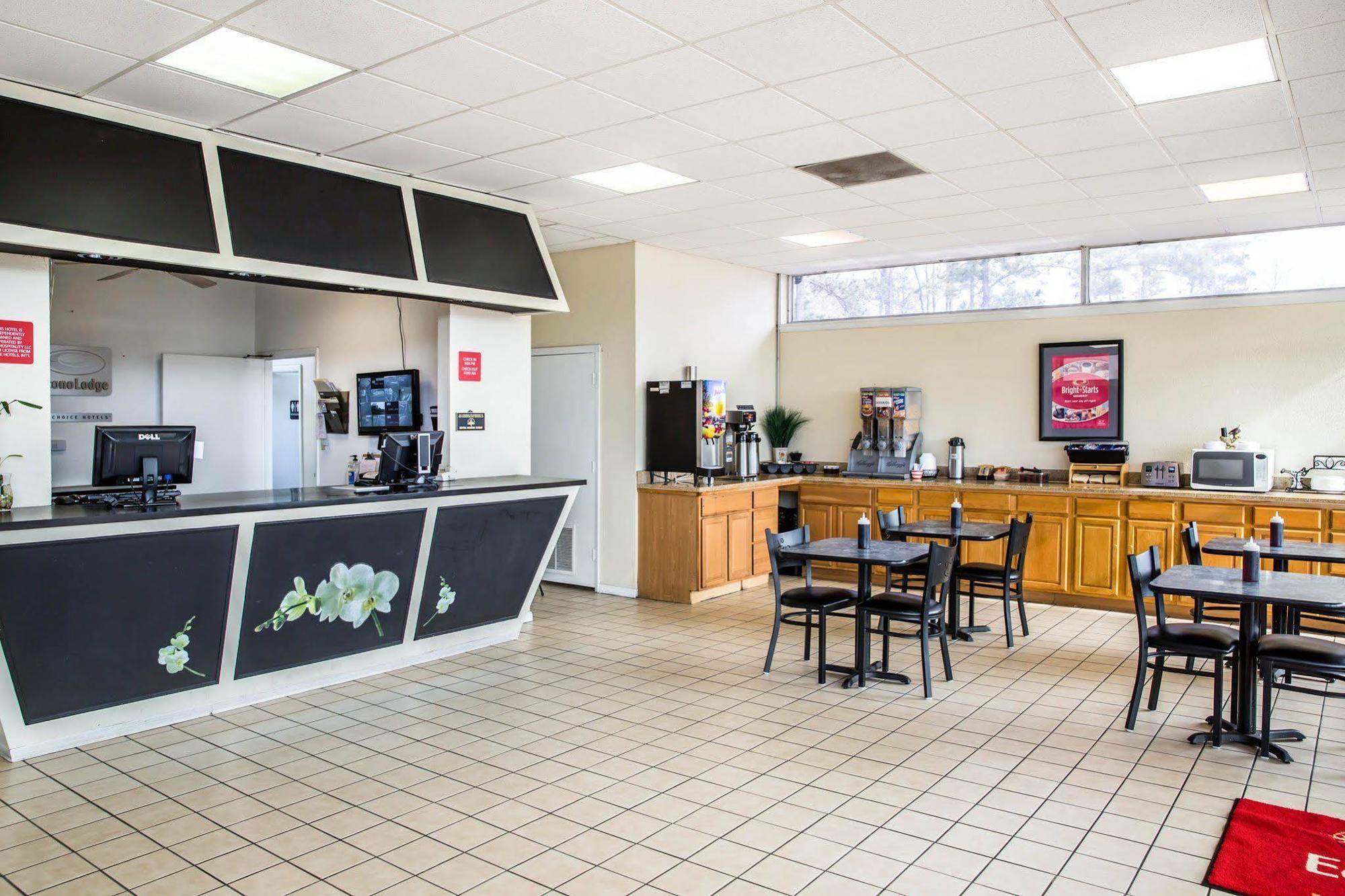 Rodeway Inn & Suites Wilmington North Buitenkant foto