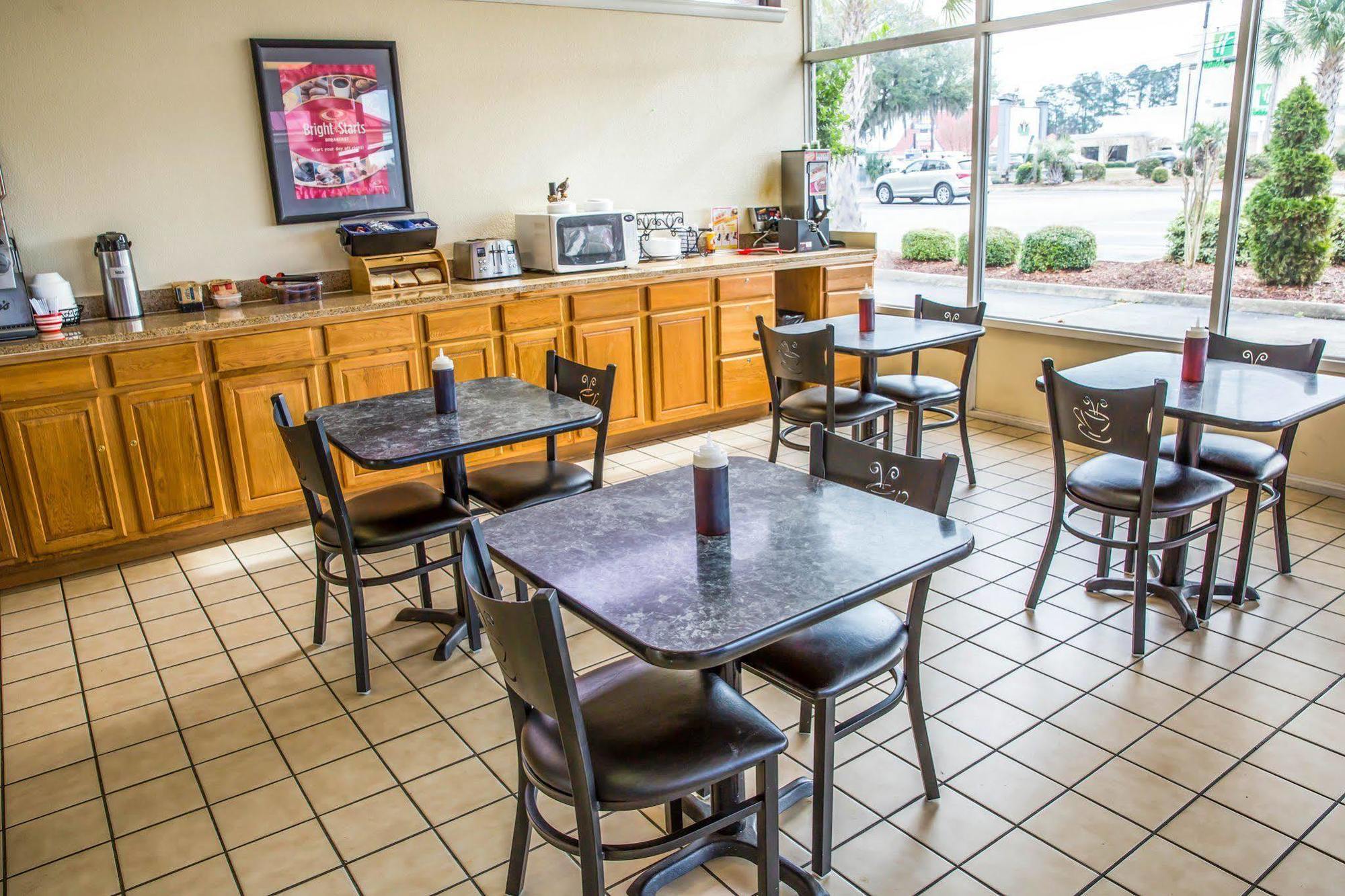 Rodeway Inn & Suites Wilmington North Buitenkant foto
